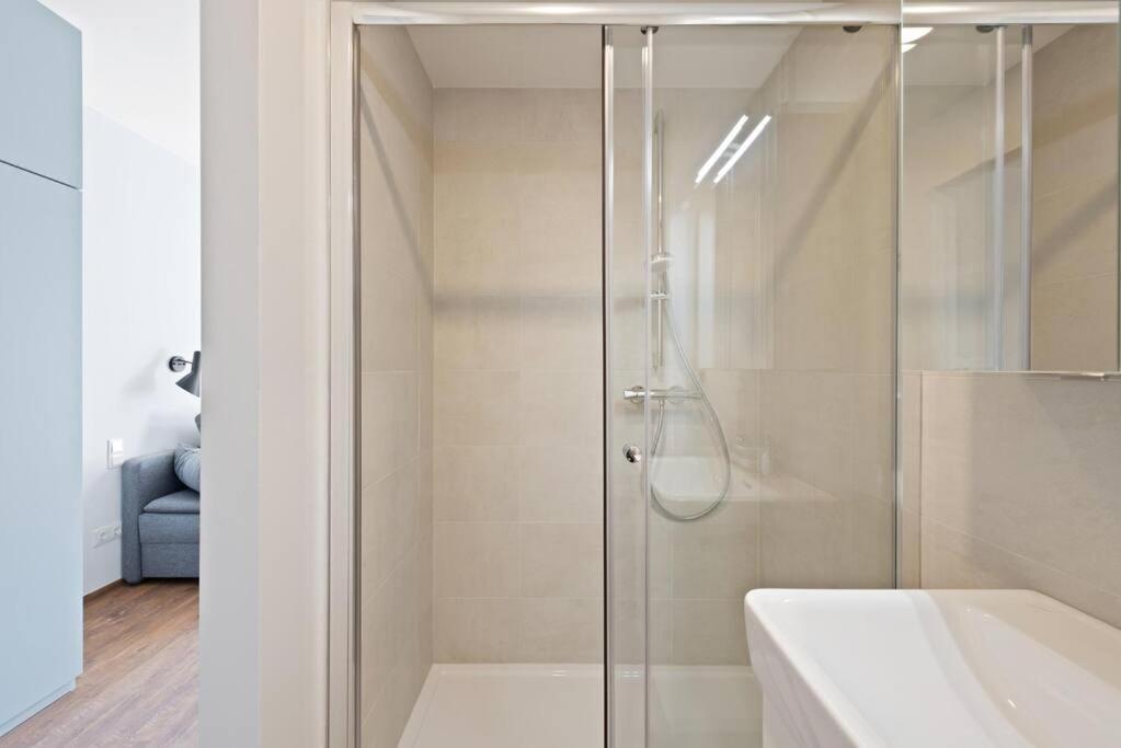 Schickes All-Inklusive Apartmentzimmer By Resida Asset Gmbh Brunn am Gebirge Luaran gambar